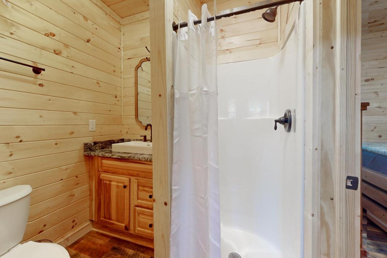 Whiskey Barrel Retreat Villa Сивиървил Екстериор снимка