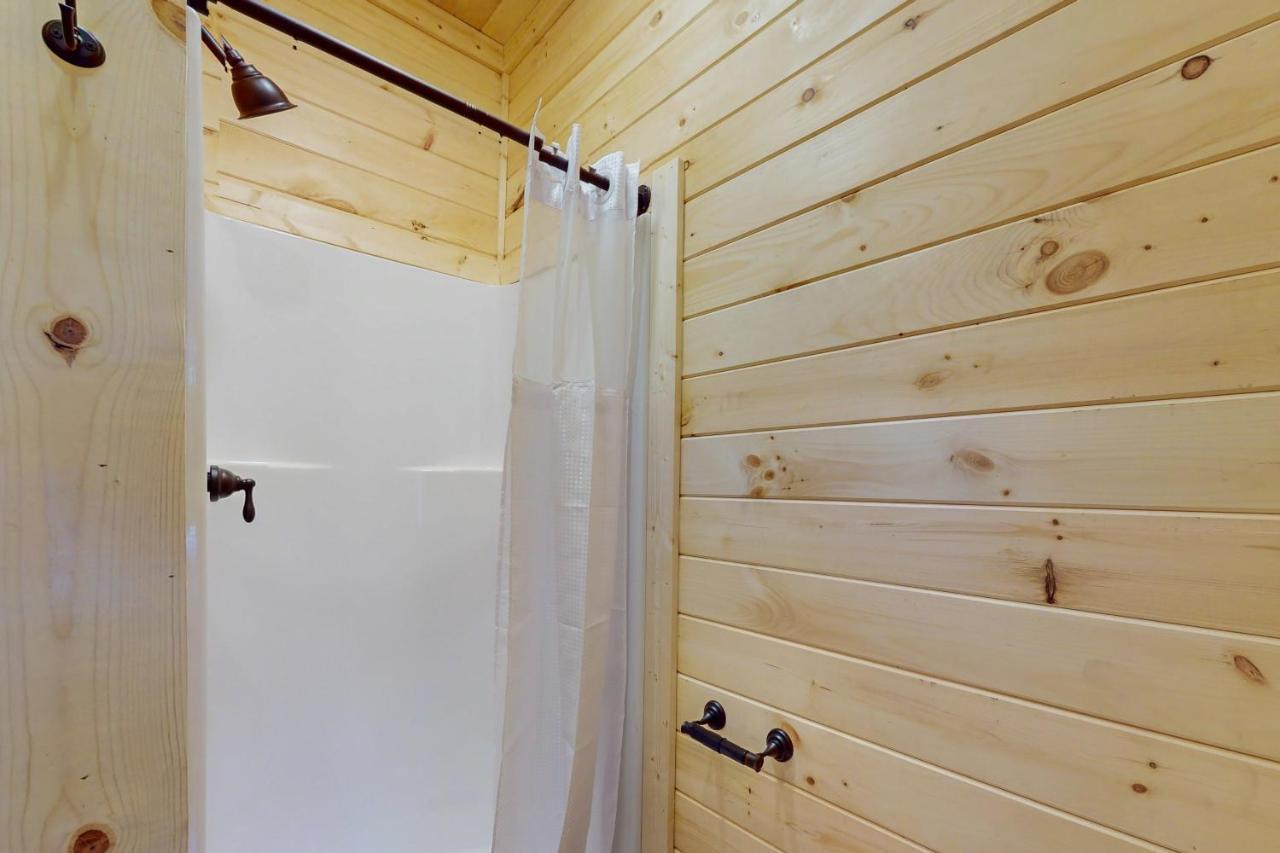 Whiskey Barrel Retreat Villa Сивиървил Екстериор снимка