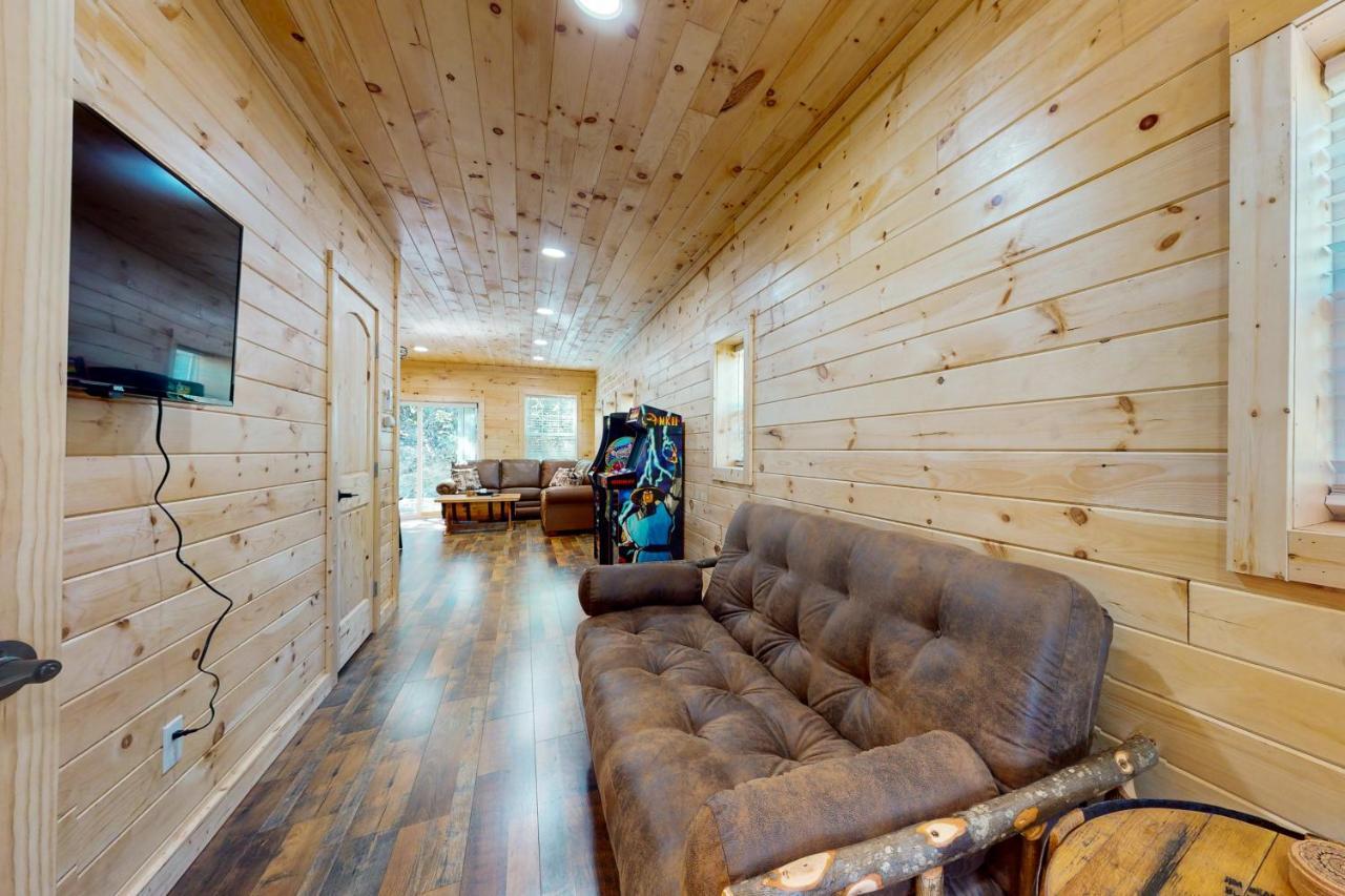Whiskey Barrel Retreat Villa Сивиървил Екстериор снимка