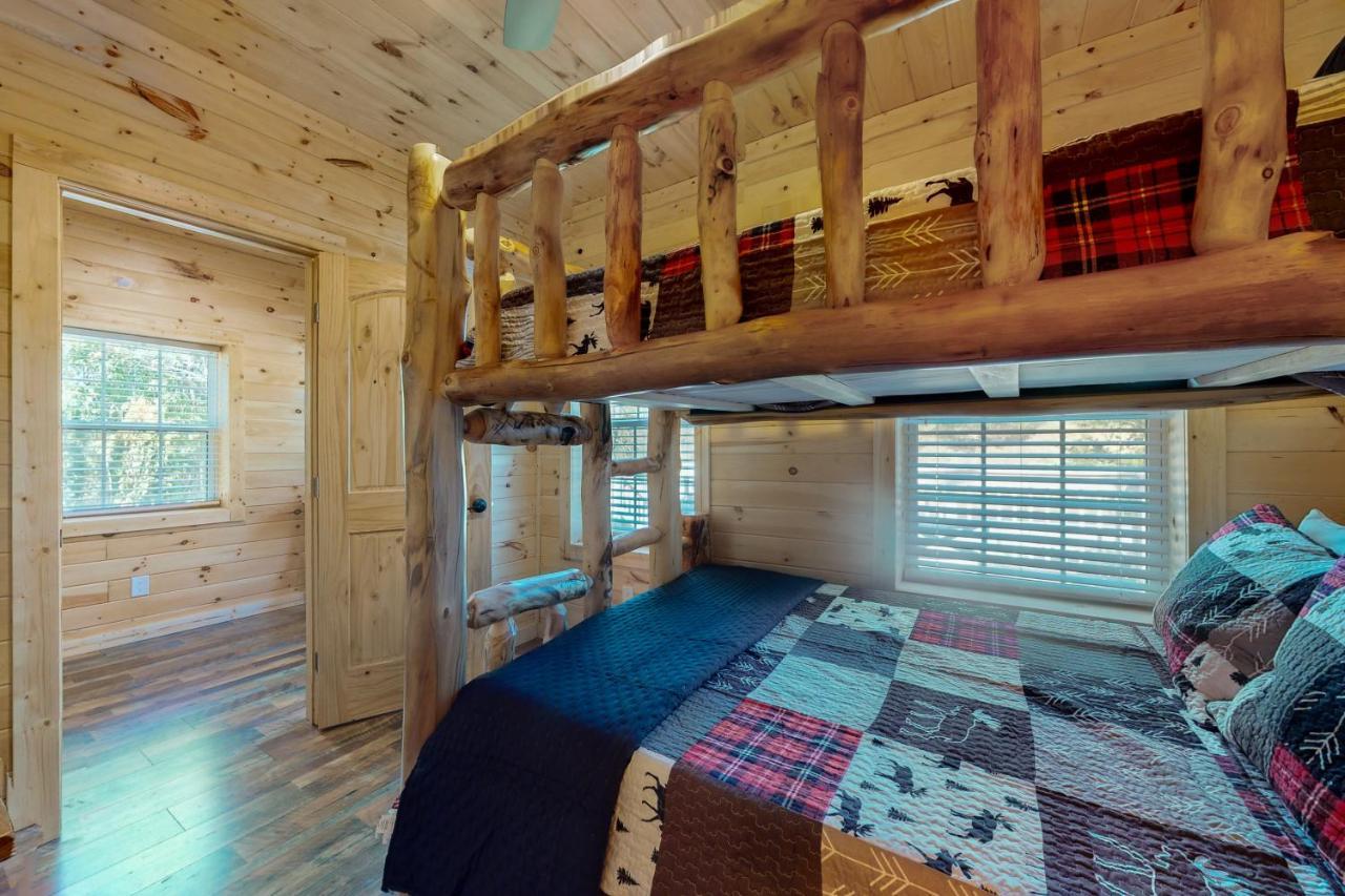Whiskey Barrel Retreat Villa Сивиървил Екстериор снимка
